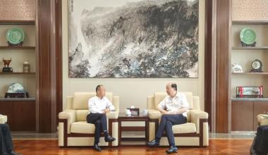 Çin Sanayi ve Ticaret Bankası Jiaxing Şubesi Başkanı Zhang Shiqian, Araştırma İçin Tongkun'u Ziyaret Etti